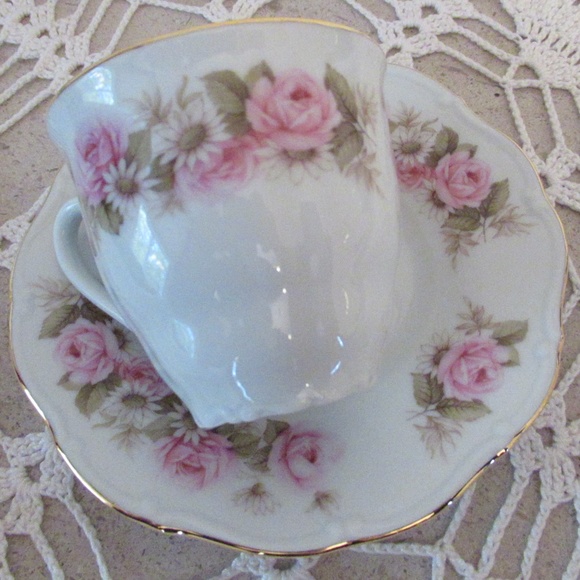 Haas & Cajzek Handmade porcelain Teacup & saucer - Picture 7 of 8